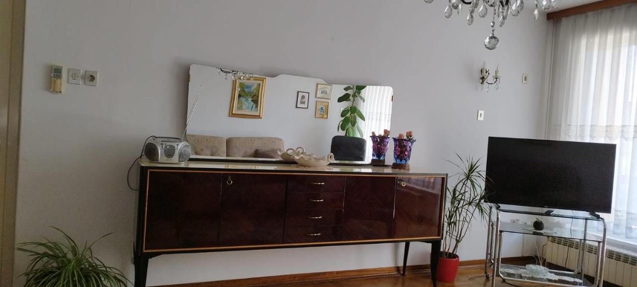 7 Flower Street Apartment Sempeter pri Gorici Esterno foto